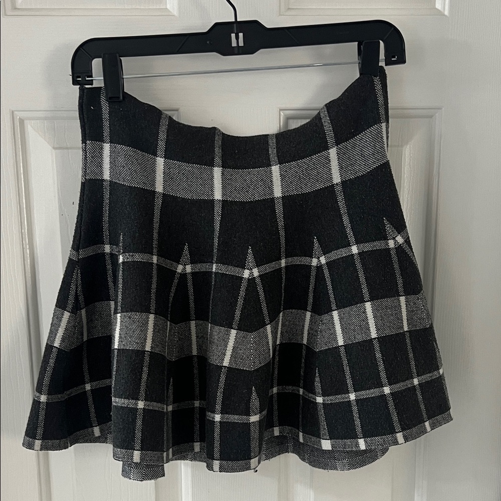 Elegant Black and Gray Plaid Skater Skirt